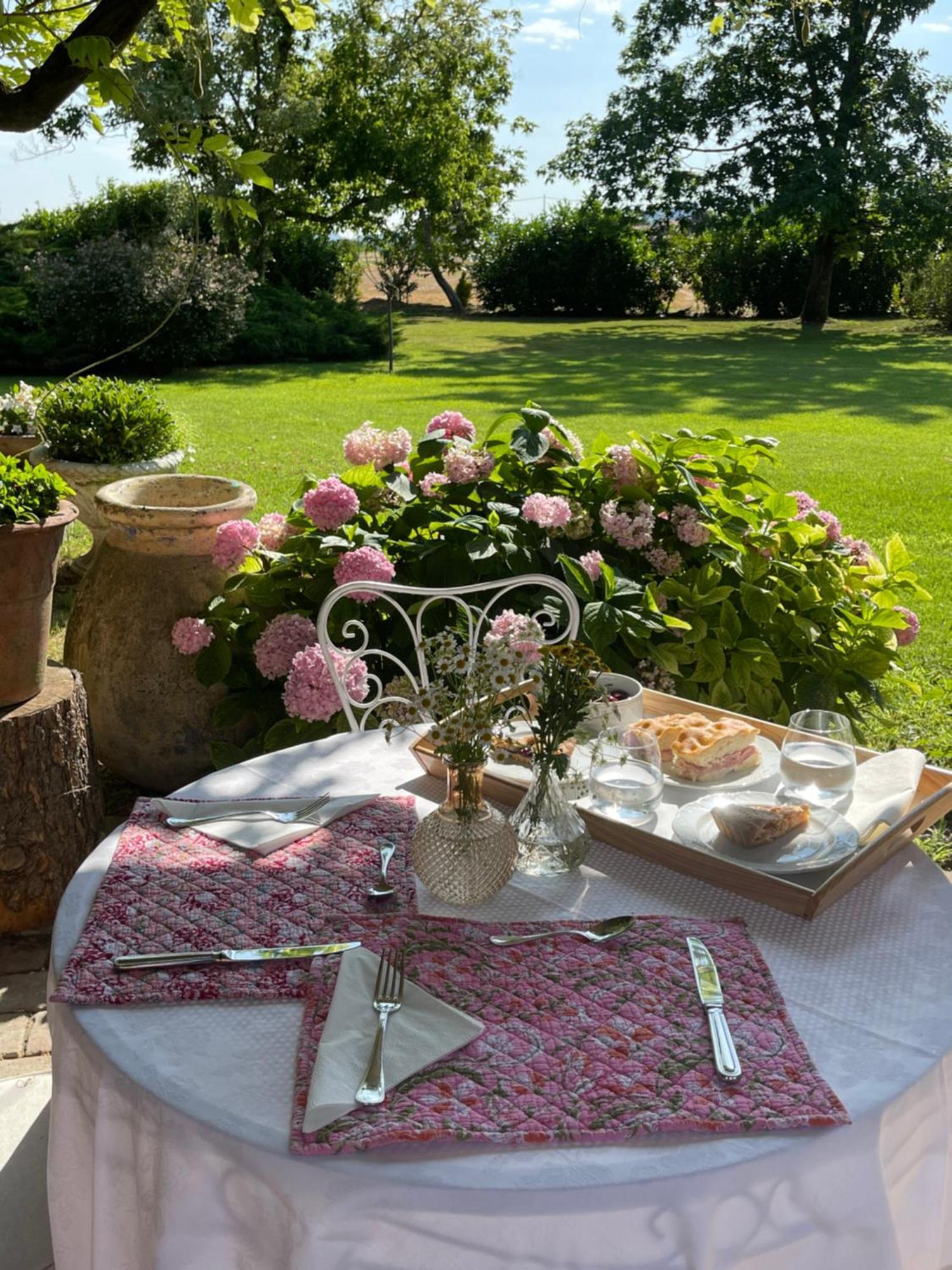 Tenuta Pizzone Wine Resort Rivanazzano Terme Eksteriør billede